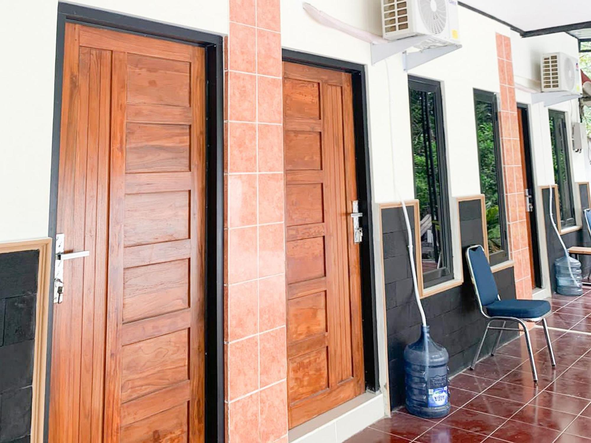 RedDoorz near Museum Gunung Merapi Kaliurang Bagian luar foto