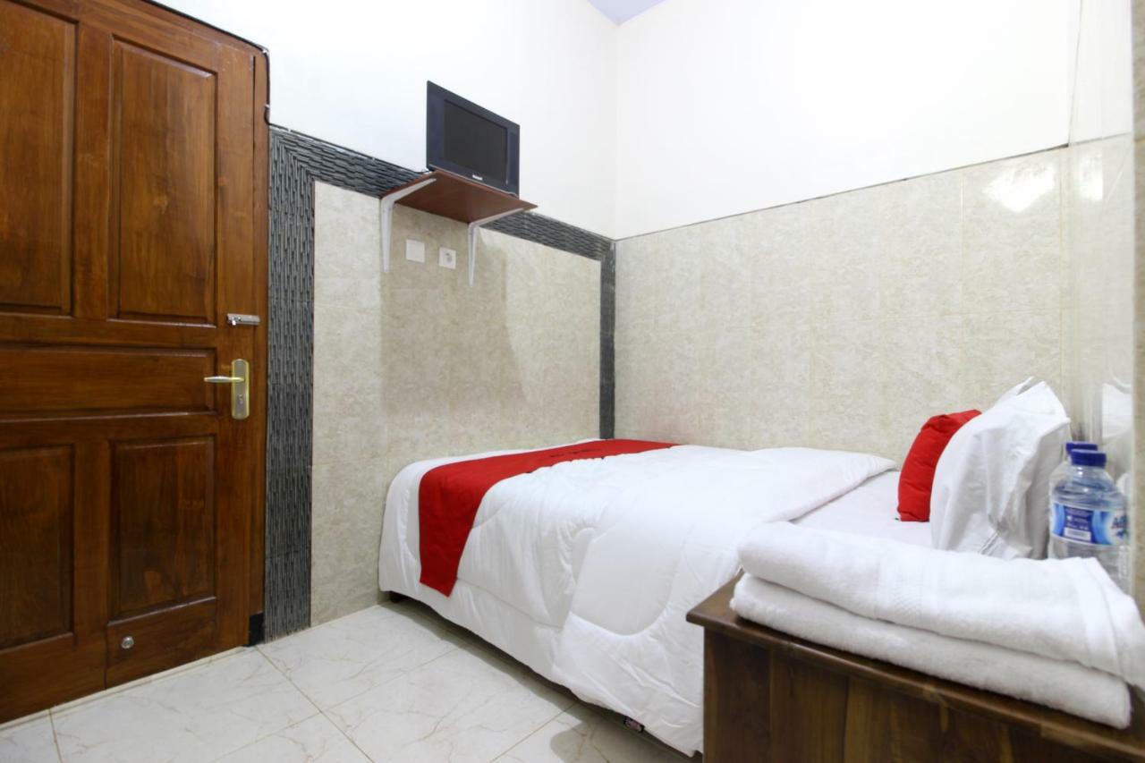 RedDoorz near Museum Gunung Merapi Kaliurang Bagian luar foto
